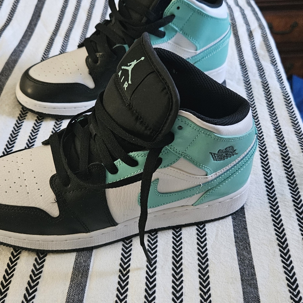 Air Jordan Tropical Twist AJ1 Size 6.5Y